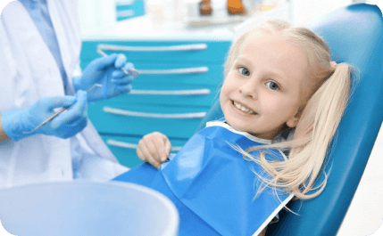 ребенок на лечении зубов